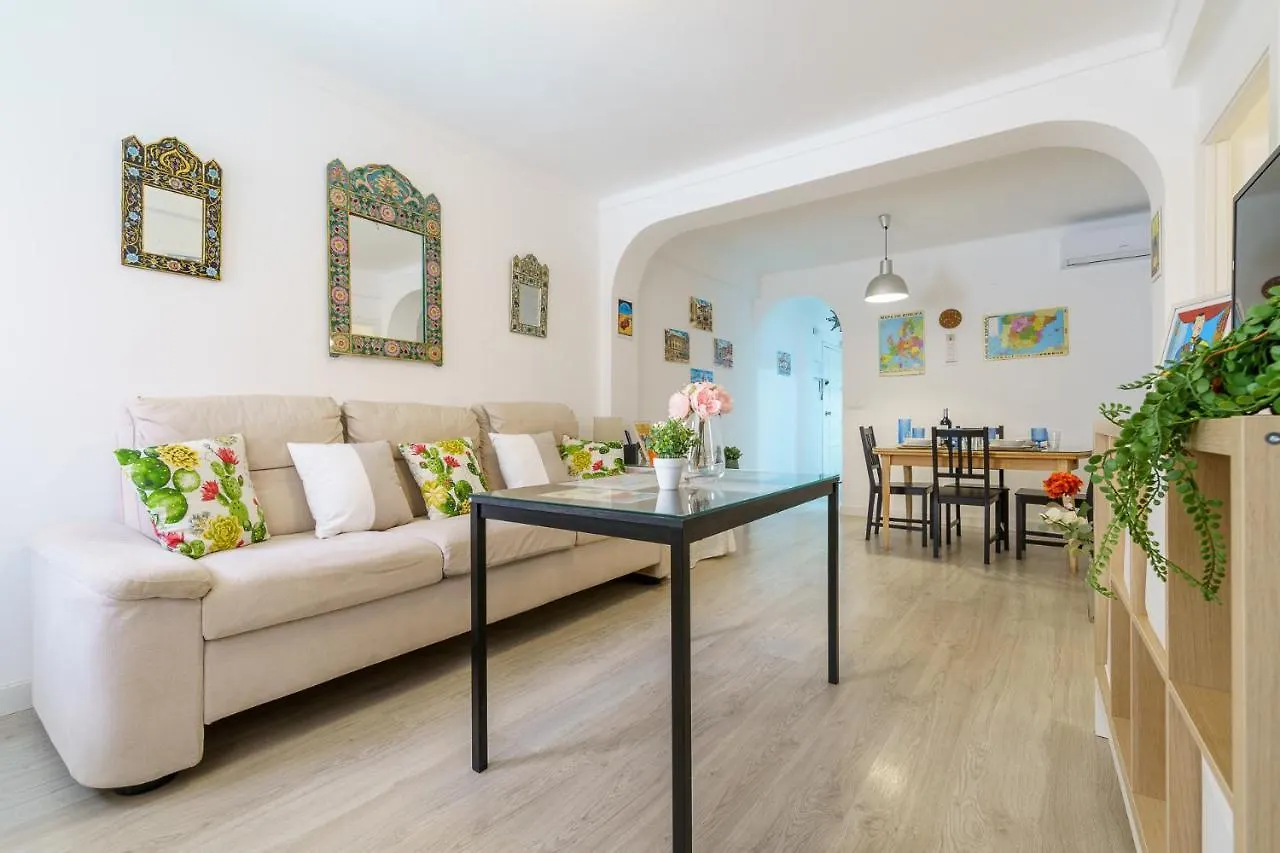 Malagasuite Macabeos Centre Apartment