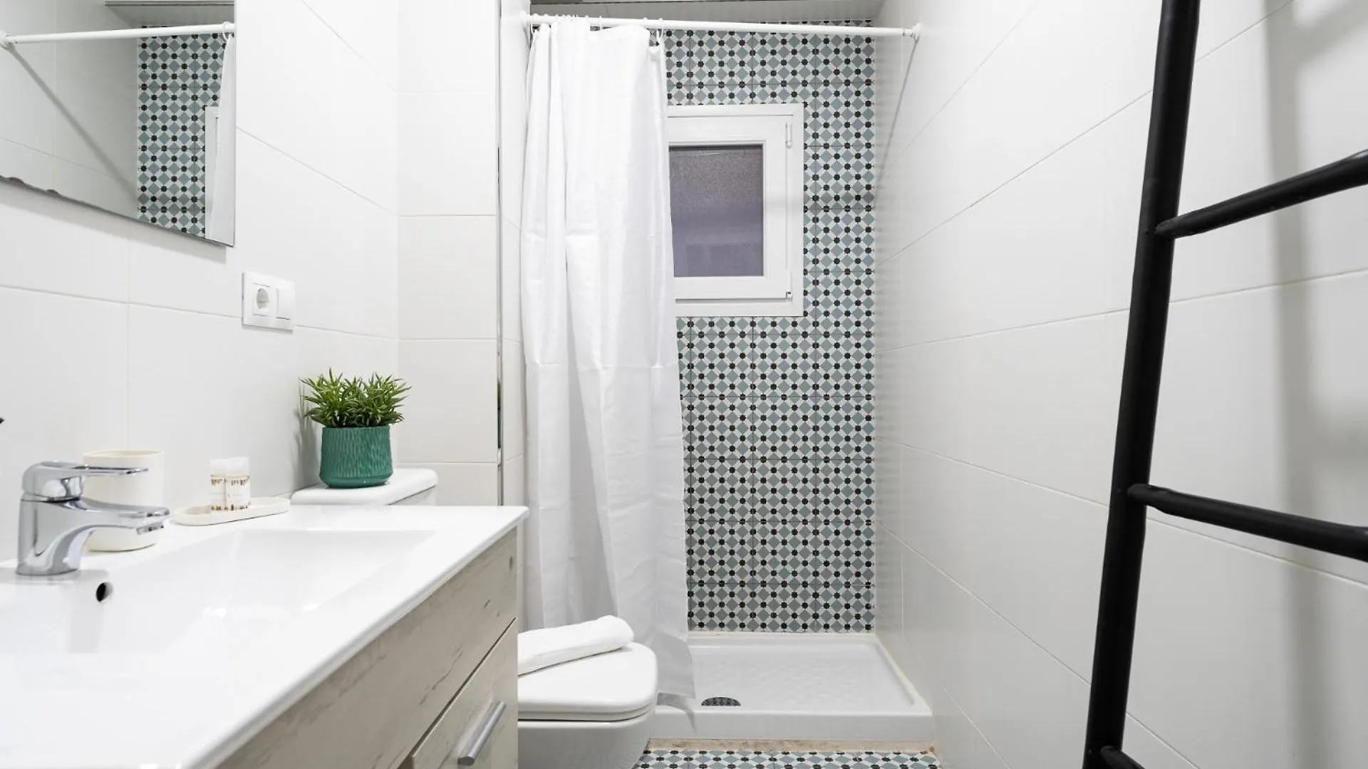Malagasuite Macabeos Centre Apartment